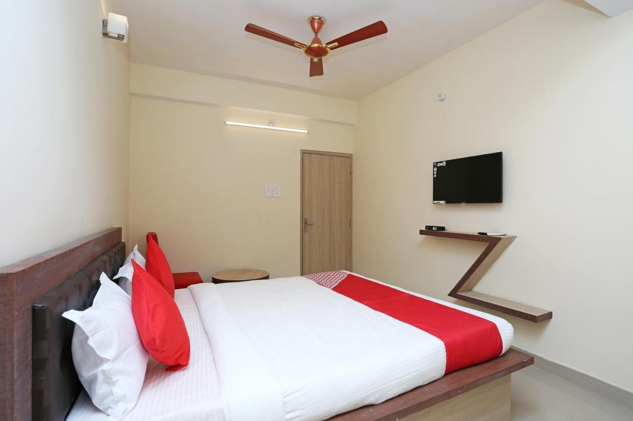 Oyo Flagship 11549 Crystal Inn Dzsamsedpur Kültér fotó